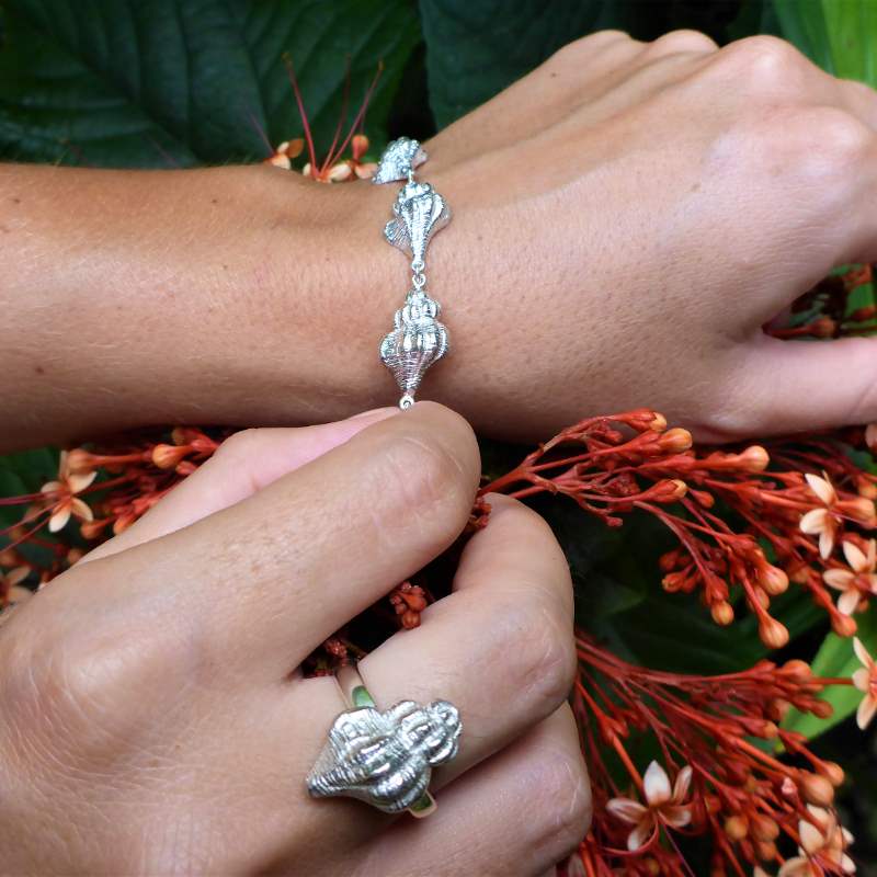 secretseashells-bracelet-ethical-sustainable-organic-luxury-fairtrade-jewelry-seashell-cicelycliff
