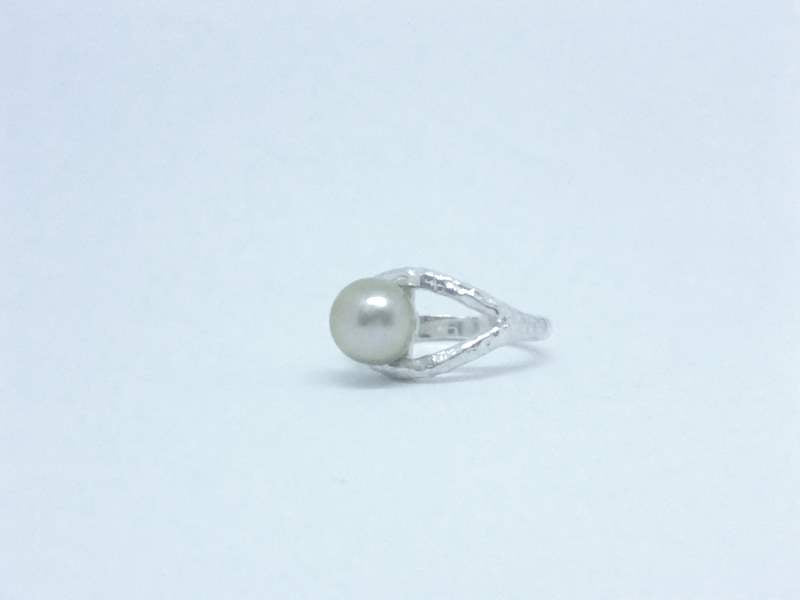 Hammered Pearl Ring